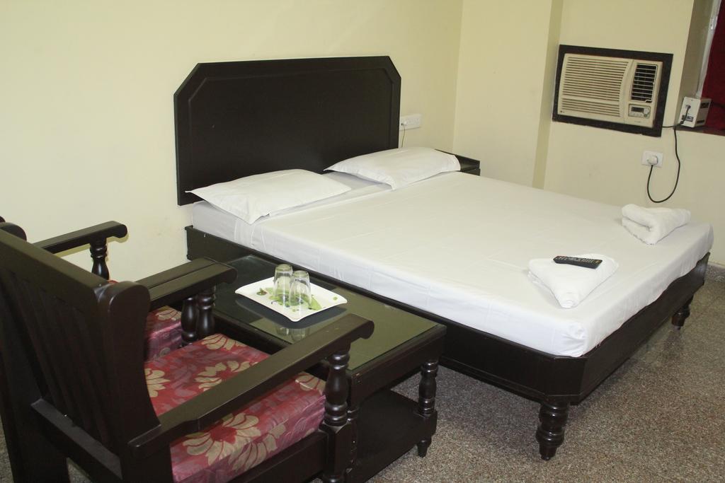 ויסאקפאטנם Hotel Vijayabhanu חדר תמונה